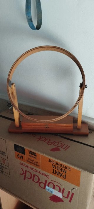 Bastidor de madera para bordar