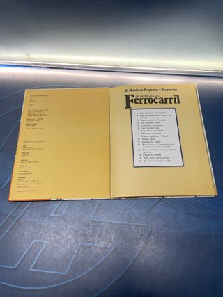 Libro, EL MUNDO EN PREGUNTAS Y RESPUESTAS. LA AVENTURA DEL FERROCARRIL. EDICIONES SM, 1979.(B/A28)