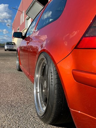 Volkswagen Golf r32