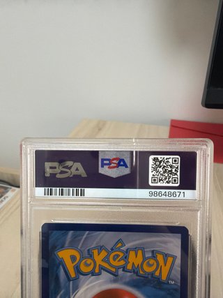 Carta Pokémon Charizard V PSA 9 MINT