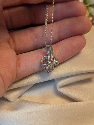 Collar de plata con circonitas