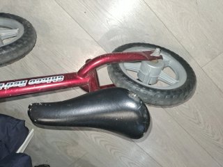 Bicicleta de aprendizaje Chicco Roja