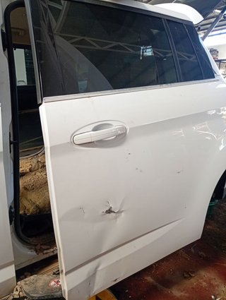 PUERTA TRASERA IZQUIERDA Ford C-MAX (CEU)(2015->)