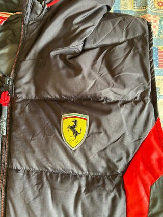 Gilet Scuderia Ferrari nero e rosso