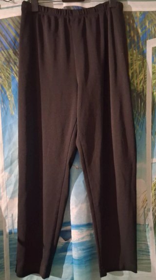 Pantaloni basici da donna neri