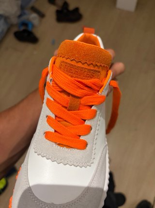 Hermes Sneakers Blancas y Naranja