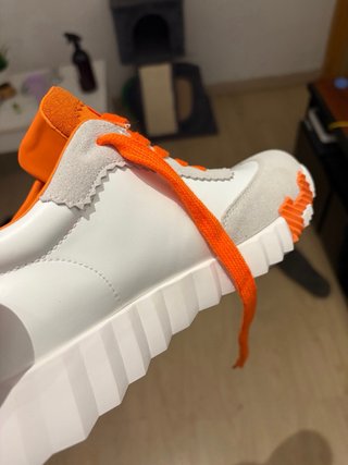 Hermes Sneakers Blancas y Naranja