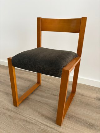 Mesa extensible + 4 sillas (madera maciza).