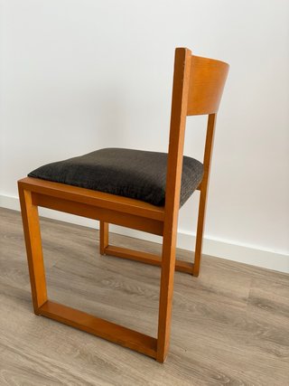 Mesa extensible + 4 sillas (madera maciza).