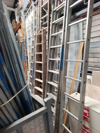 Escalera aluminio plegable