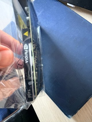 Tarjeta gráfica NVIDIA T400
