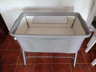 Minicuna gris y blanca