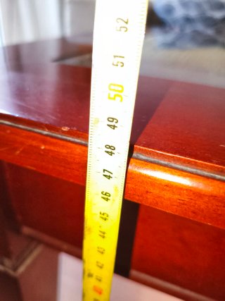 Mesa de comedor de madera y cristal
