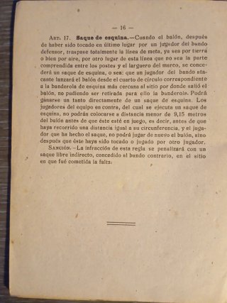 Raro manual de reglas futbol de los años 40