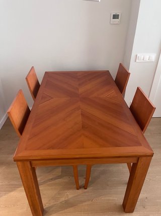 OPORTUNIDAD Mesa Comedor Cerezo + 4 Sillas
