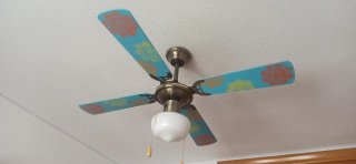 Ventilador de techo decorado