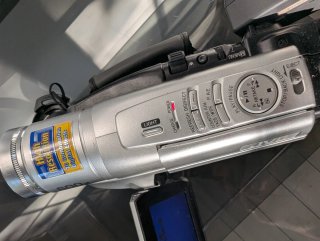 Videocámara JVC Super VHS con bolsa y cargador