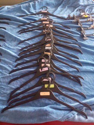Perchas de plástico para armario