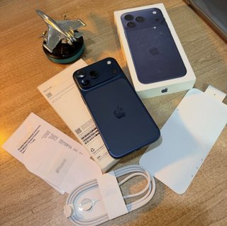 iPhone 17 Pro Max con caja y factura