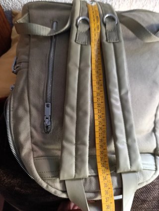 Mochila Desigual caqui multibolsillos