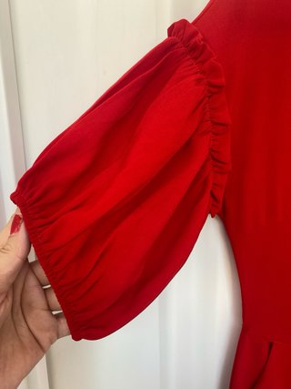 Mono Largo Rojo Manga Fruncida