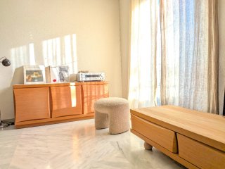 Mueble bajo TV teca