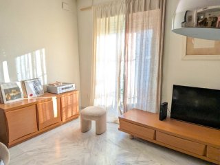 Mueble bajo TV teca