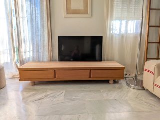 Mueble bajo TV teca