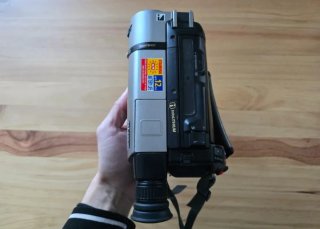 Sony Handycam Vision Hi8 XR TRV65E