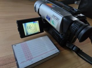 Sony Handycam Vision Hi8 XR TRV65E