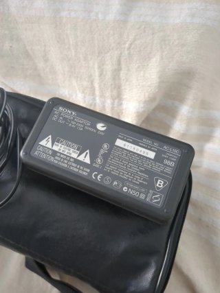 Sony Handycam Vision Hi8 XR TRV65E