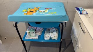 Cambiador Jané con bañera y funda (no lleva tubo)