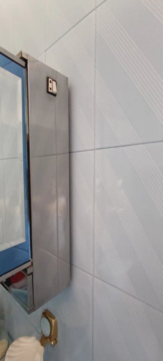 Mueble y espejo baño espejo y metal