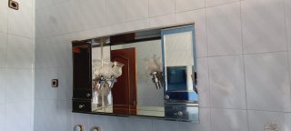 Mueble y espejo baño espejo y metal