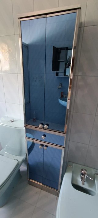 Mueble y espejo baño espejo y metal