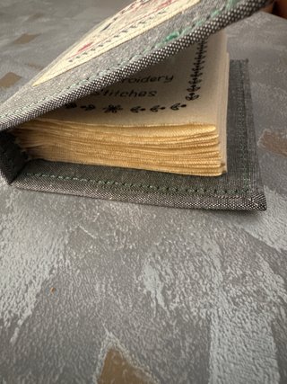 Libro de costura bordado