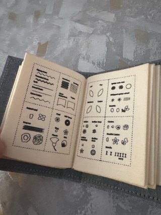 Libro de costura bordado