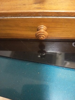 Balanza de farmacia antigua con pesas