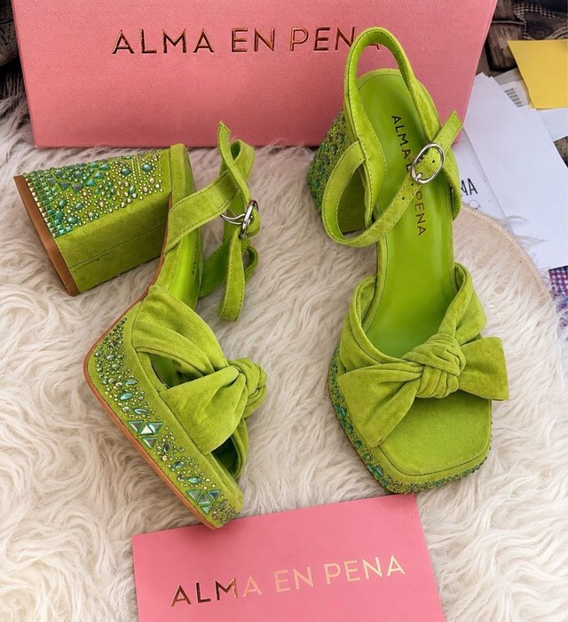 Sandalias Alma en Pena Tacon Verde y Dorado