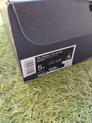 Nike Air Jordan 1 Mid SE GS Sanddrift talla 37.5