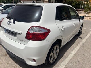 Toyota Auris 2011