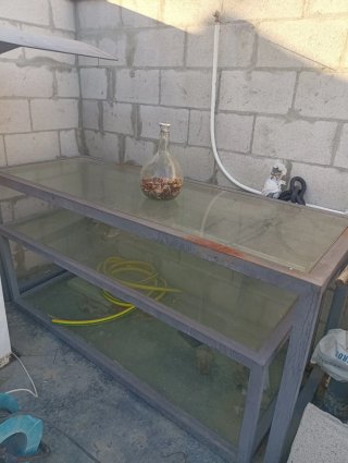 Tavolo in ferro e vetro