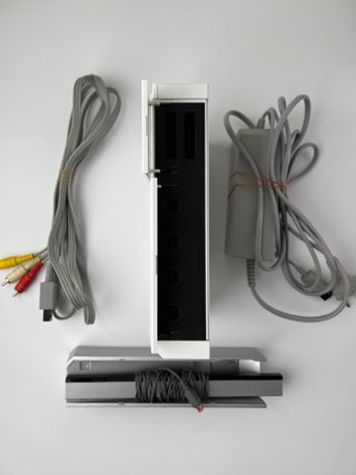 Console Nintendo Wii Bianca + 2 giochi + Controlle