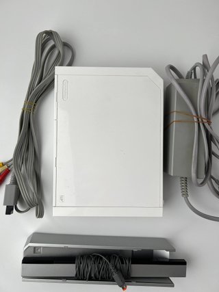 Console Nintendo Wii Bianca + 2 giochi + Controlle