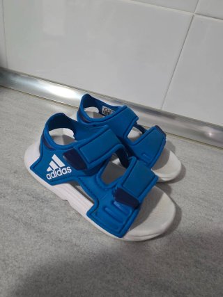 Sandalias Adidas niño azul