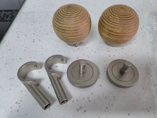 Terminales Cortina Bola Madera y Metal
