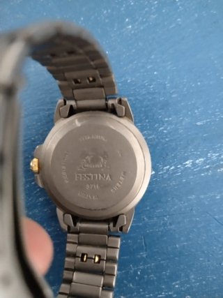 Reloj Festina Titanio Mujer Oro y Plata