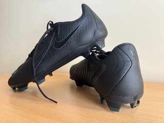 Botas Nike Phantom GX II Academy FG/MG Negras