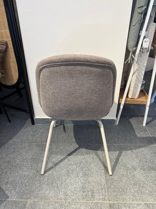 Sedia Kave Home grigia in tessuto