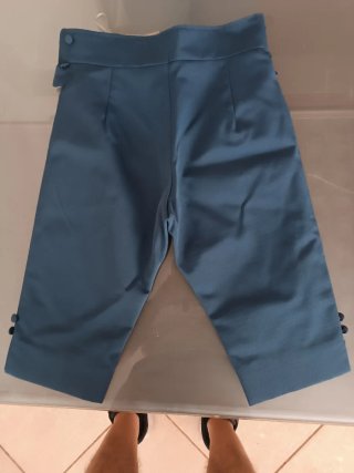 Conjunto fallero azul y turquesa.